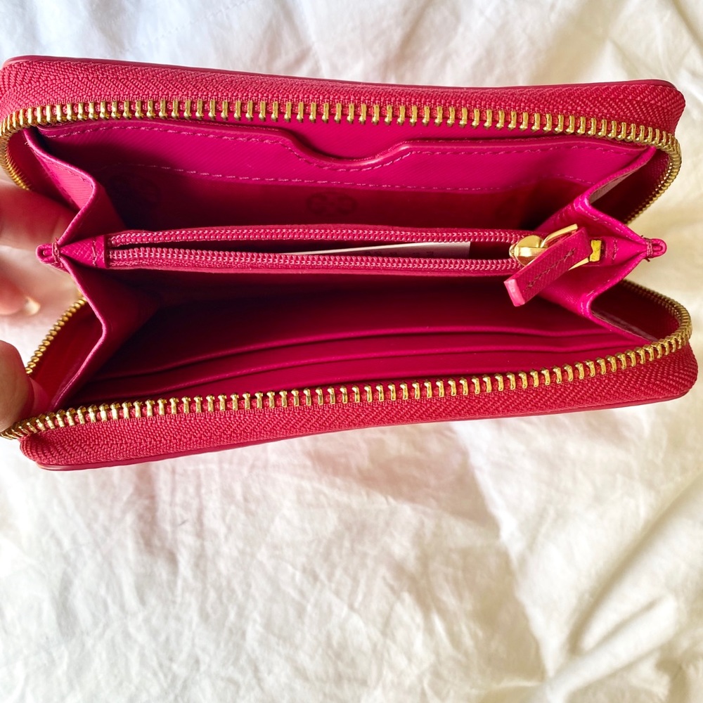Tory Burch Wristlet Wallett - Picture 2 of 3